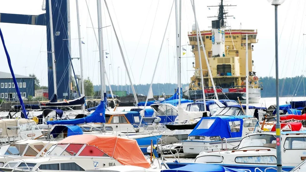 Gemensamt kösystem. Norrbottens båtförbund vill att man inför ett gemensamt kösystem för  båtplatser i varje kommun. I dag kan man stå i kö till flera olika hamnar och då blir det verkliga behovet felaktigt.