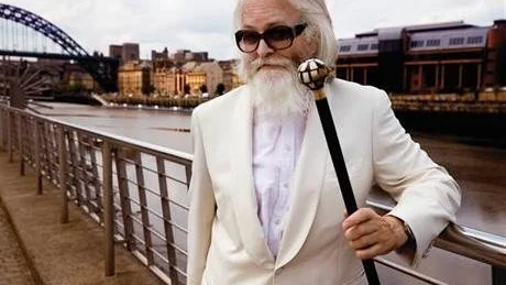 Paddy McAloon gör det igen - ligger bakom en av årets skivor.