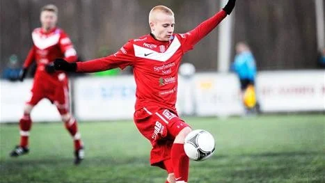 Allsvensk? Piteå IF:s Henrik Millbert slår följe med sin lagkamrat på provspelet i Gefle IF.