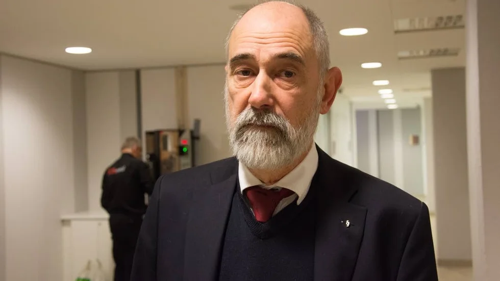 Tonåringen ska överklaga häktningsbeslutet, uppger advokaten Bo Forssberg.