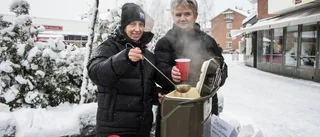 Rykande het köttsoppa till stöd för Ria Oasen