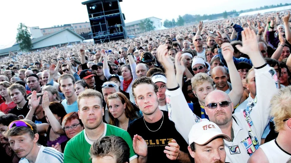 Publiknummer. Pite havsbad dammar av Beach party-konceptet. SÅ här såg det ut när John Fogerty var där.