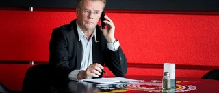 "Osten" stöttas av styrelsen: "Han gör ett bra jobb"