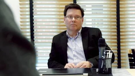 Michael Dahlberg, länschef för kirurgin i Norrbottens läns landsting, menar att deras internutredning uppfattar att handläggningen efter skadetillfället har varit korrekt, men Socialstyrelsens utredning kvarstår. (Arkivbild)