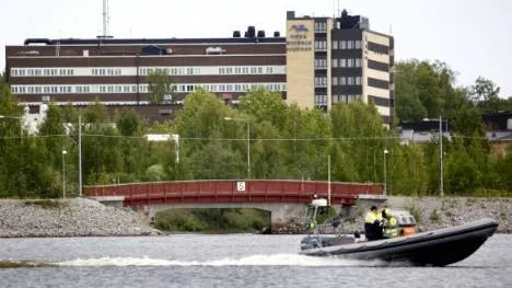 Fem knop är det som gäller för båttrafiken i Södra hamn.