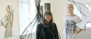 Duo med målande uttryck