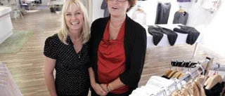 Butikskombo fylld med kläder och inredning