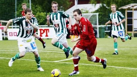 Johan Johnsson hade Piteås bästa chans när han i första halvlek försölte lobba bollen i mål mot Älgarna.
