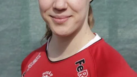 Tvillingarna Erika (till vänster) och Linnea Nilsson-Waara har förlängt kontrakten.