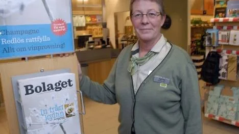 Dubbel glädje. I dagarna firar Agneta Carlman 25 år som anställd hos Systembolaget. Samtidigt kom beskedet att butiken i Arjeplog nominerats till Årets systembutik.