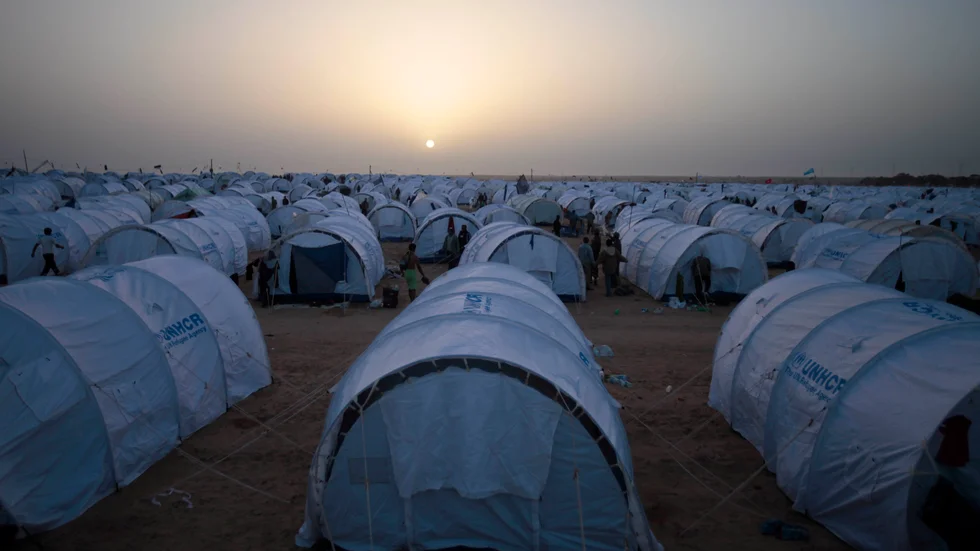 UNHCR räknar med att två miljoner flyktingar i dag lever i limbo i läger runt om i världen i väntan på en fristad. Arkivbild.