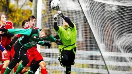 Henrik Storm Bergnäsets AIK, Harry Johansson, målvakt i IFK Kalix.
Foto: Sara Moritz
