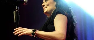 Jill Johnson gör sig allra bäst på scen