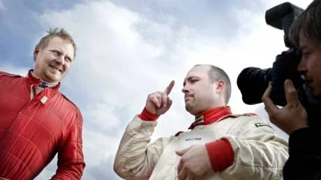 fingervisning. Thomas Öhman och Fredrik Tiger visade båda god form inför nästa helgs SM-start. Öhman drog längstra strået i helgens DM i Kalix. Foto: ANDERS ALM