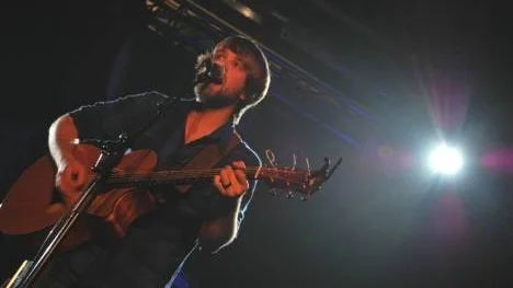 Sverigepremiär för Josh Wilson. Den exceptionellt duktiga gitarristen och singer/songwriterna Josh Wilson från USA fick många fans i Vännäs.