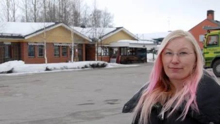 Åse Sundström är luttrad. Kampen för att sjösätta Nellys café på torget som ett led i charterturism till Arjeplog har dragit ut på tiden. "Men vi startar så fort allt är klart", säger hon.