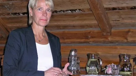 Catrin Fransson, en av Sveriges mäktigaste affärskvinnor, delade med sig av sina erfarenheter som kvinnlig företagare till ett 15-tal kollegor på nätverksträffen i Älvsbyn.