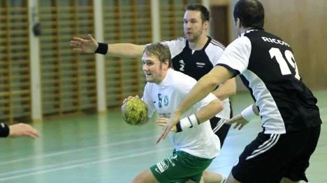 Simon Karlsson (vit tröja) blev Strömnäs bästa målskytt med sina elva fullträffar.