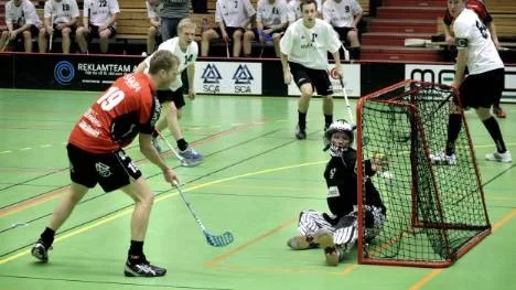 Här gör Fredric Westling 3-1 för Wibax Patriots i länsderbyt mot Luleå i innebandytvåan. Fredric spelades elegant fram av backen Jan Persson som svarade för totalt tre assist. Wibax P vann till slut med 5-2.