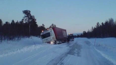 En lastbil åkte av Silvervägen på måndagseftermiddagen.