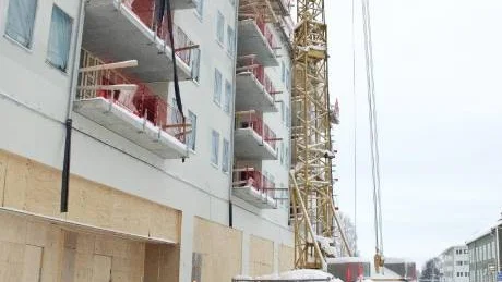 FASADEN. Fasaden till den nya byggnaden. På bottenplan kommer alla butiker att ligga.