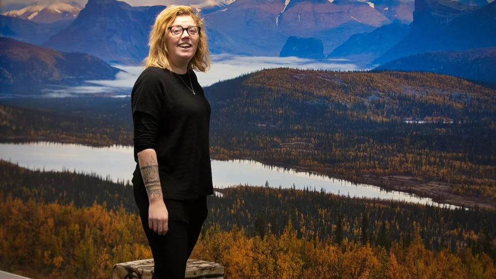 "Aktivitetsrummet är till för alla barn. Man kan vara två år och inte förstå mer än att det är kul att köra runt på en bil. Man kan vara sju år och lära sig om björnar som lever i fjällvärden och vad de gillar att äta. Och så kan man vara tolv och förstå sambandet mellan en vindsnurra och hur en lampa tänds, säger Malin Wedin som är skaparen av aktivitetsrummet.