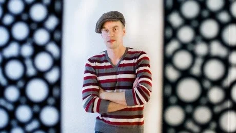 Martin Åhlin, 21 år: Hennes svarta vingar.