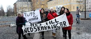 Protester mot uppsägningsplaner