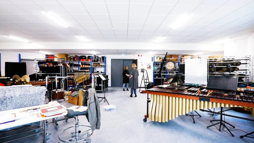 Intrumentrum. Ett stort bekymmer tidigare har varit förvaringen av instrument. Slagverkssamlingen har exempelvis tidigare inhyst i tre olika förråd. Nu får alla instrument plats i ett och samma rum, anpassade för ändamålet.