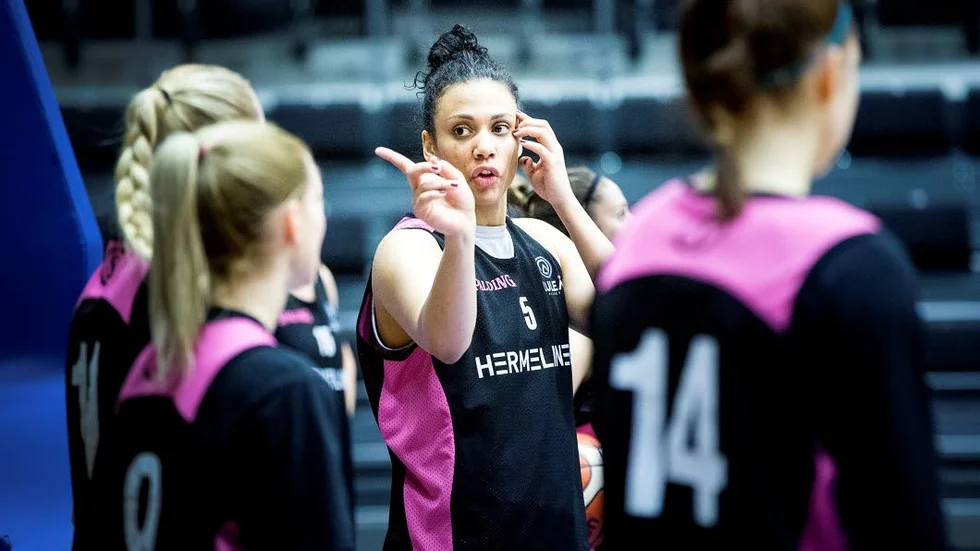 Danielle Hamilton Carter ska bli tränare.