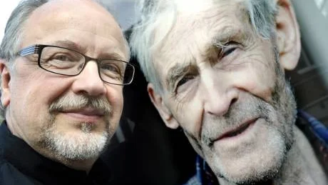 HENNING OCH JAG. Under ett år följde museets fotograf Staffan Nygren den originelle Fredrikaforsbon Henning Skogqvist i fotspåren. Det blev en film och en fotoutställning över den nu framlidne gamle mannen som skötte sin skog med hänsynsfullhet och respekt.