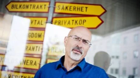 FANTASTISK UTVECKLING. Konsumentvägledare Johan Sundberg, Luleå, tycker det är fantastiskt hur näthandeln expanderat de senaste tio åren. Men det finns även faror som lurar i vassen ...