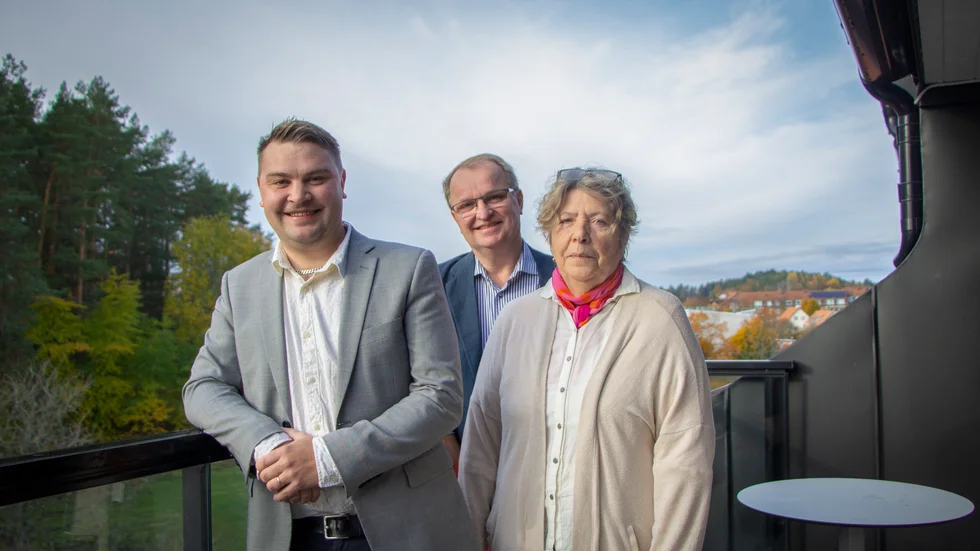 Det nya styret i Söderköping är på plats. Tre partier har kommit överens om att styra kommunen tillsammans. Martin Sjölander (M), Anders Eksmo (KD) och Tuula Ravander (S).