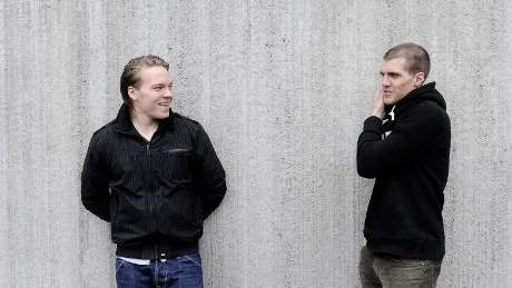 Emil Johansson och Mattias Ottestig skulle egentligen spela på mittfältet ifjol men fick kliva ner i backlinjen på grund av skador. Där startar de i premiären.