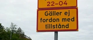 Skyltar stoppar inte bilisterna