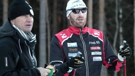 Piteå Elits sportchef Magnus Ingesson tar med sig  sju åkare till längdpremiären i Bruksvallarna. Tre av tjejerna saknas. (Arkivbild)
