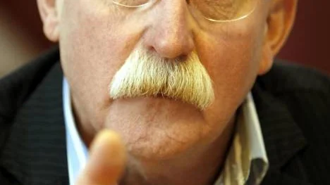 "Man är ju inte gjord av sten. Och jag ska ärligt erkänna att jag var tveksam till förändringarna redan från början", säger i dag Carl-Erik Nyström, ordförande i kyrkorådet.