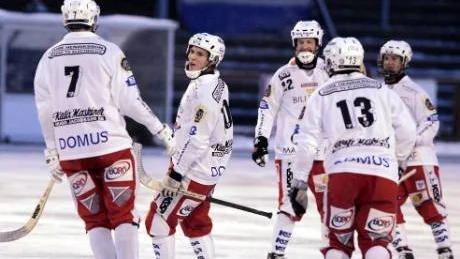NÖJDA MINER. Kalixspelarna var givetvis nöjda efter helgens segermatcher. En bra start på serien.Foto: JOAKIM NORDLUND