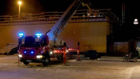 SLÄCKTE SNABBT. Räddningstjänsten i Kalix kunde snabbt släcka branden vid Gallerian. På måndagen erkände två minderåriga pojkar att de anlagt branden.