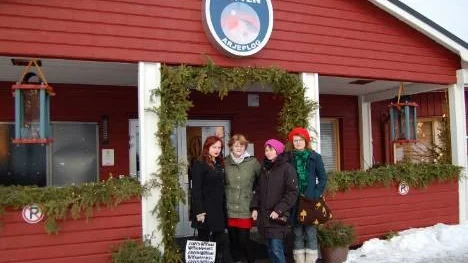 En riktig vinterbal i exklusiv miljö, med supé och levande musik. Nanna Vollen-Johannessen, Maja Holmlund, Sanne Bengtsson och Moa Hedman ser fram emot en helkväll på "Hatten".