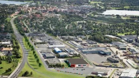 Så här kommer Willys etablering på Backen att göra sig gällande, sett från E4:ans horisont in mot Backcity och vidare mot centrala Piteå. (Bilden är ett montage).