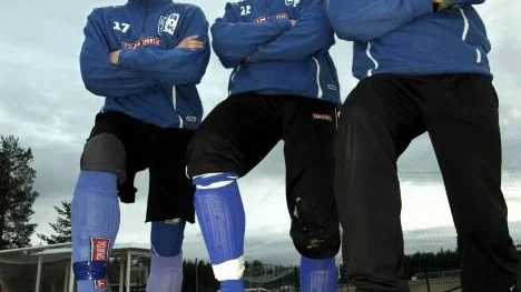 Nu tittar Storfors uppåt igen, mycket tack vare en rutinerad stomme. Jacob Johansson (till vänster) gör come back efter skada, Anders Åhlund (mitten) och Mikael Eriksson som dök upp på tisdagens träning.