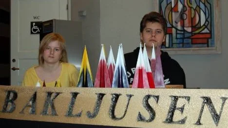 Bakljusen, ett UF-företag med ljus och bakning som specialitét. Sara Löfgren och Alexander Lundqvist visade ett urval av produkterna under Ungdomsdagen.