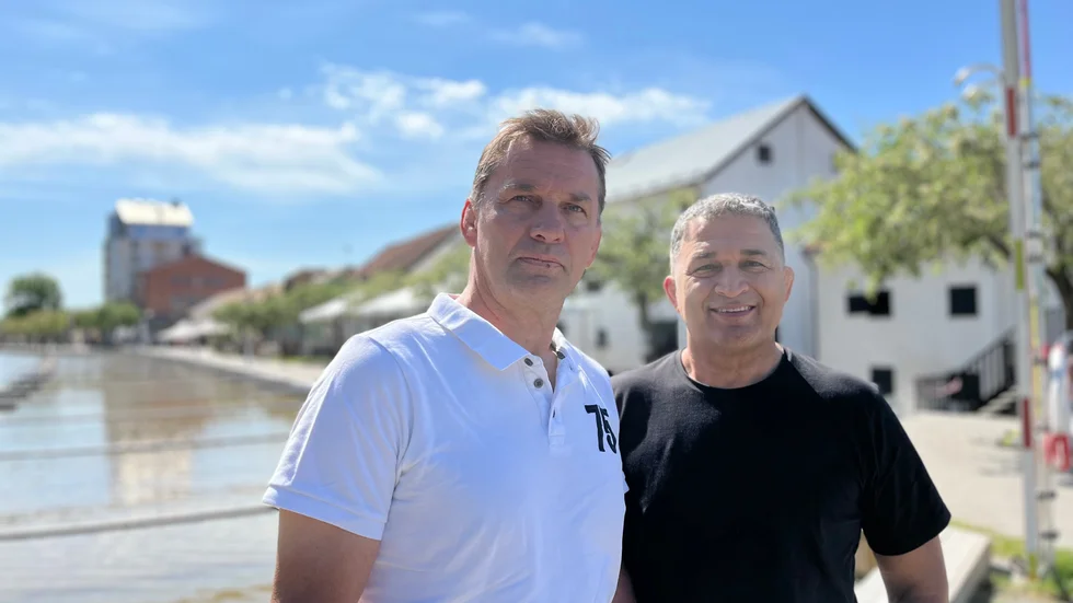 De blev blixtförälskade i Lilla Kanalmagasinet. "Det var helt fruktansvärt då vi öppnade dörrarna, men nu står huset i 100 år till", säger Lars Schöning och Mac Dabram från Uppsala.
