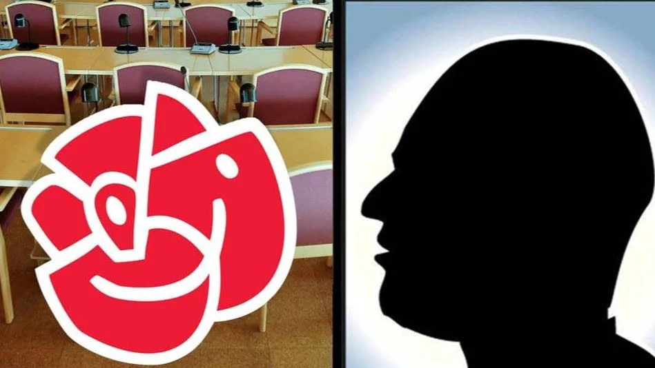 S-POLITIKER. Mannen har varit tillfälligt avstängd i flera veckor under interutredningen. Nu omplaceras han på arbetsplatsen.