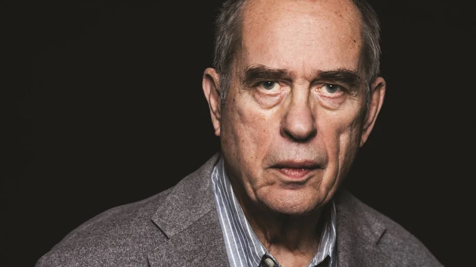 Inbördeskrig. Jörn Donners nya roman "Blod är tunnare än vatten" handlar om de fruktansvärda följderna av inbördeskrig.