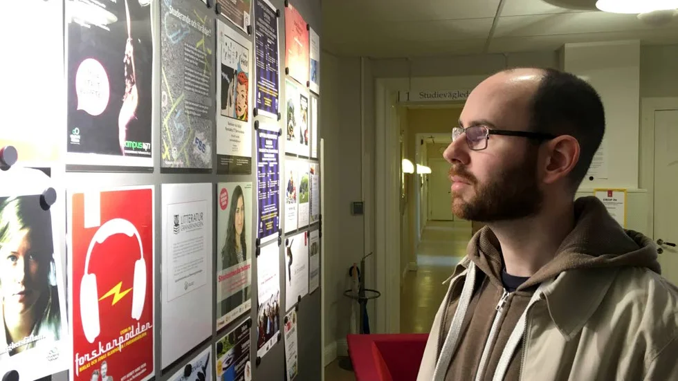 Daniel Nyberg har kommit till studie-och karriärvägledarnas kontor på Uppsala universtiet för att få några sista råd innan han skickar in sin ansökan.