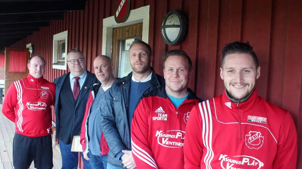 Erik Edholm, Bjarne Leander, Stefan Eklund, Rickard Marcusson, Mika Niemi och Dennis Karlsson är några av de som har hjärtat i Fågelsta AIF.