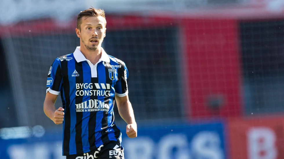 Patrik Karlsson Lagemyr i Siriuströjan under fjolåret. Just nu är det rehab som gäller.