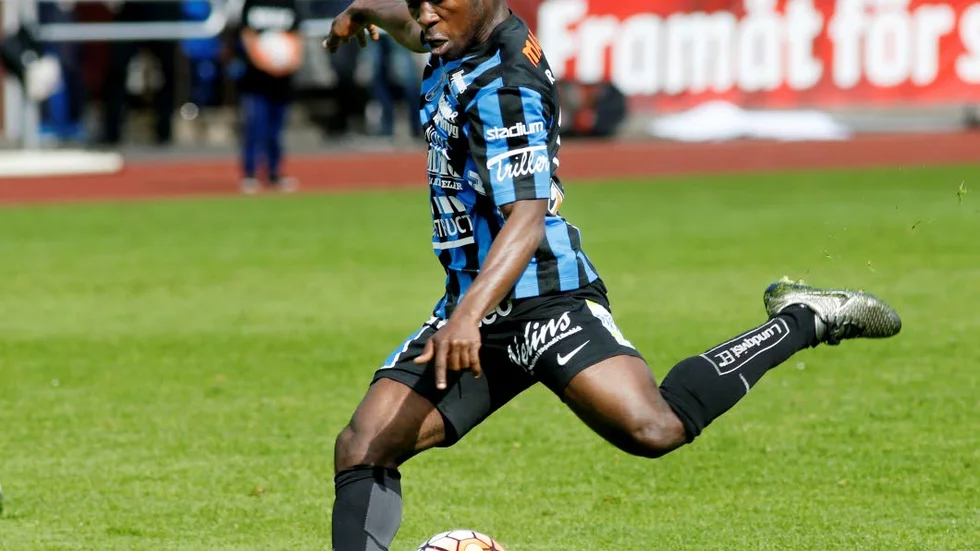 Comeback. Kingsley Sarfo var tillbaka i startelvan när Sirius besegrade Ängelholm.